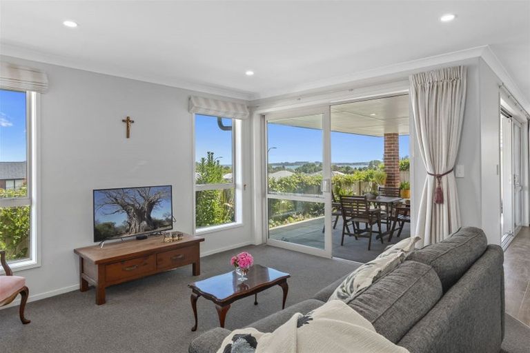 Photo of property in 89 Bert Wall Drive, Omokoroa, 3114