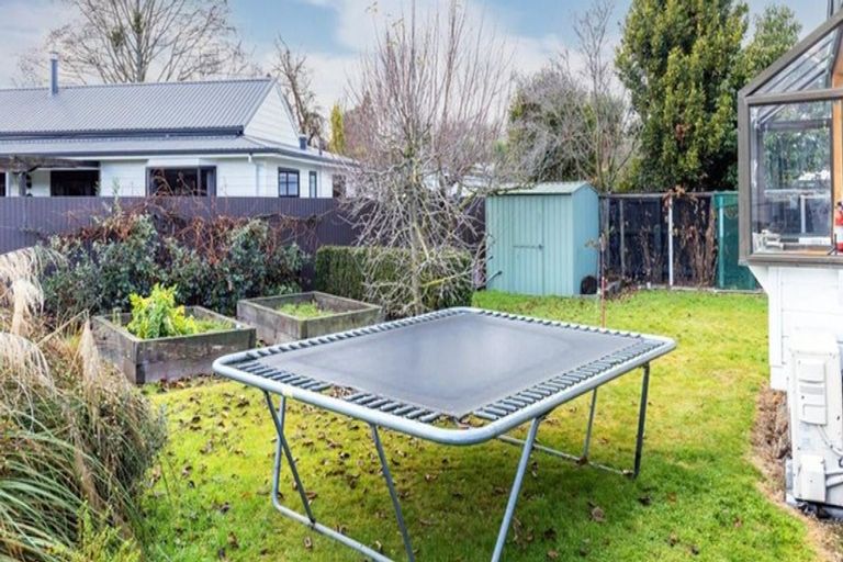 Photo of property in 50 Mckenzie Street, Geraldine, 7930