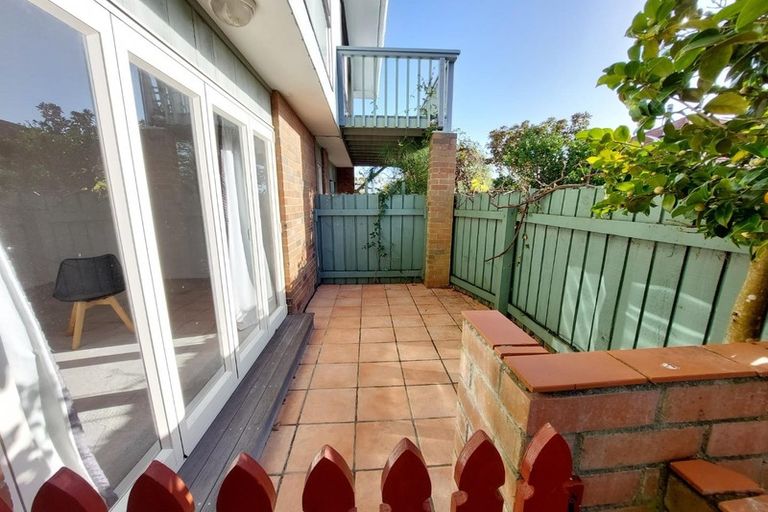 Photo of property in 2/99 Kowhai Road, Mairangi Bay, Auckland, 0630