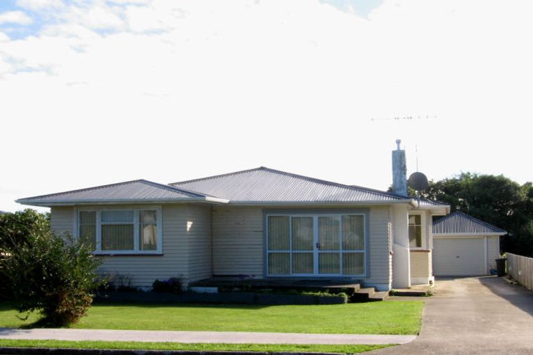 Photo of property in 13 Atmore Avenue, Otaki, 5512