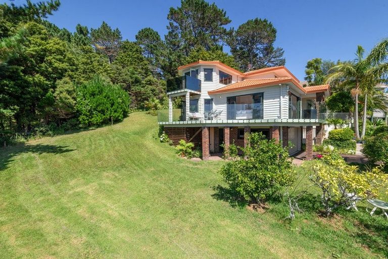 Photo of property in 11 Houhere Close, Albany, Auckland, 0632