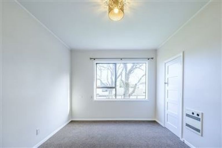 Photo of property in 17 Riley Crescent, Woolston, Christchurch, 8023