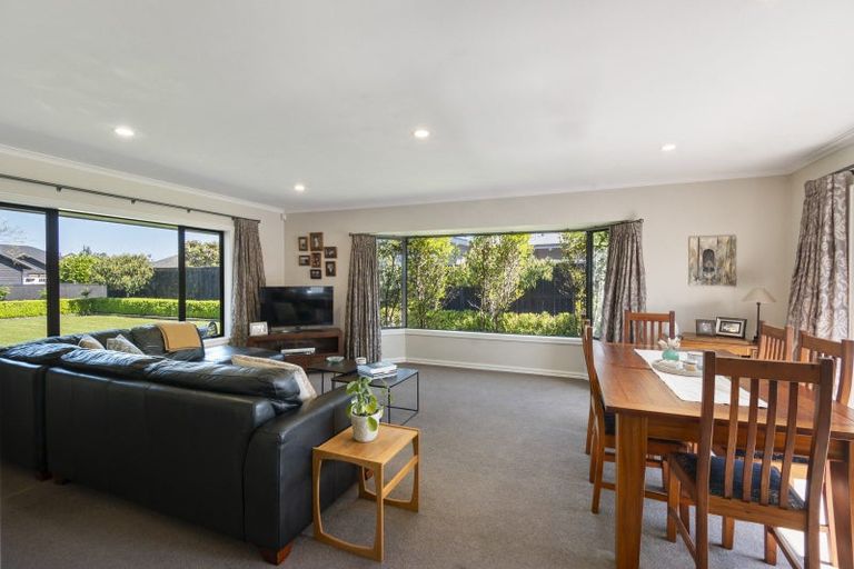 Photo of property in 5 Rodeo Drive, Kelvin Grove, Palmerston North, 4414