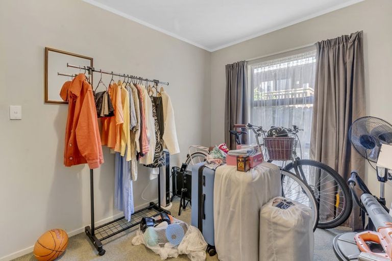 Photo of property in 6/70a Woodglen Road, Glen Eden, Auckland, 0602