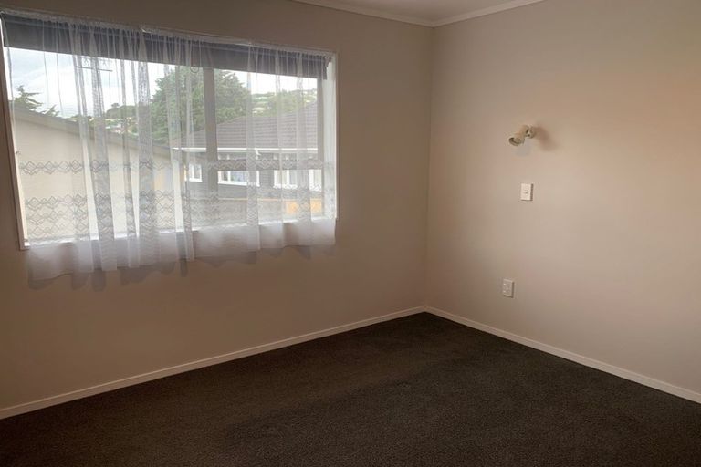 Photo of property in 2 Harold Grove, Stokes Valley, Lower Hutt, 5019