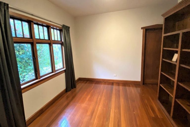 Photo of property in 4 Thorrington Road, Cashmere, Christchurch, 8022