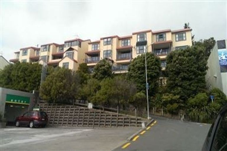Photo of property in Grosvenor Cl, 21/6 Brown Street, Mount Cook, Wellington, 6021