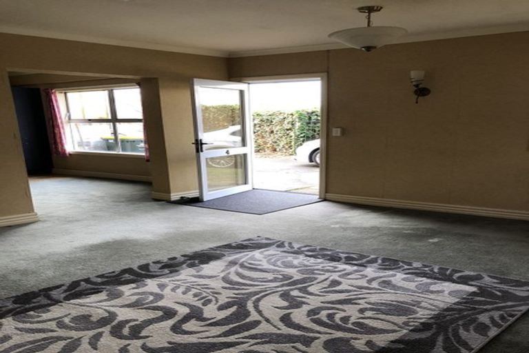 Photo of property in 2/70 Beresford Street, Bayswater, Auckland, 0622