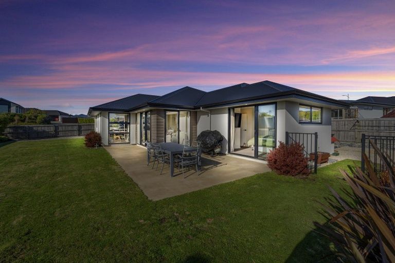 Photo of property in 32 Katania Heights, Brightwater, 7022