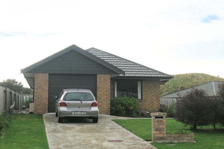Photo of property in 37a Spackman Crescent, Paraparaumu, 5032