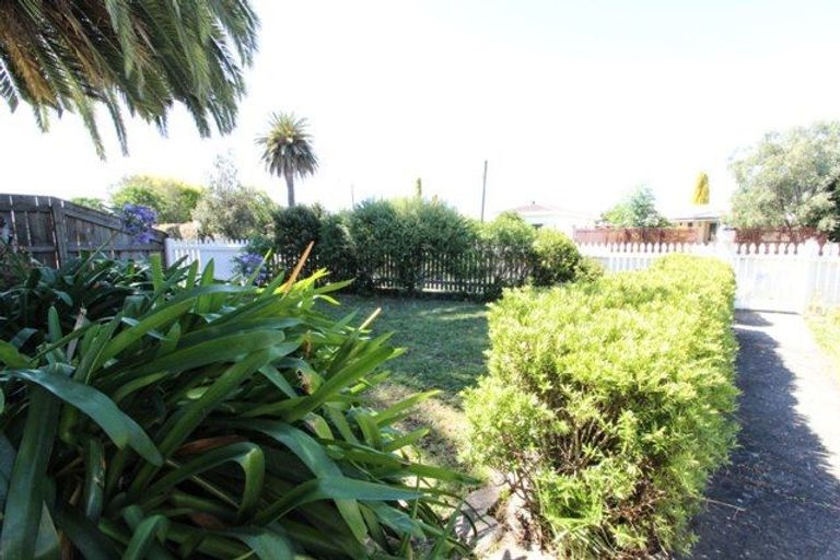 Photo of property in 1112 Caroline Road, Mayfair, Hastings, 4122