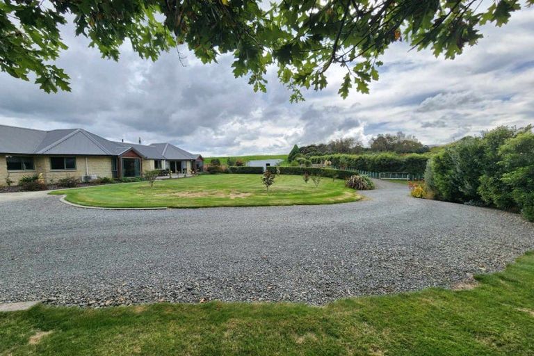 Photo of property in 28 Waipuna Grove, Levin, 5571