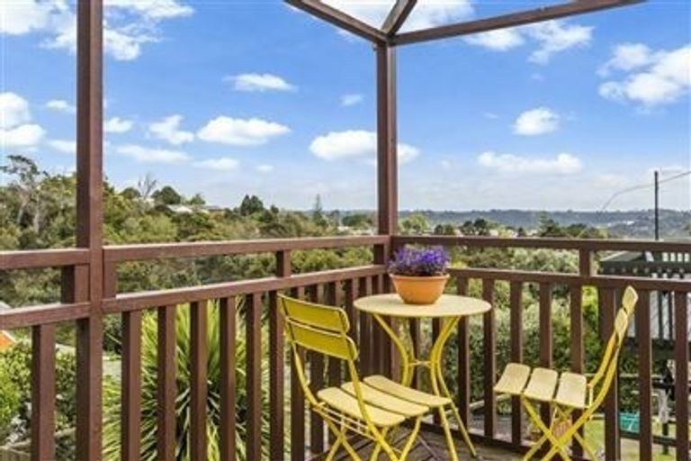 Photo of property in 1/18b Verbena Road, Birkdale, Auckland, 0626