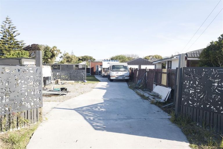 Photo of property in 38 Malta Crescent, South New Brighton, Christchurch, 8062