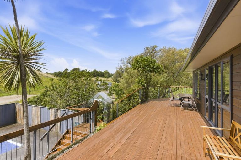 Photo of property in 84 Derham Road, Te Horo, Otaki, 5581