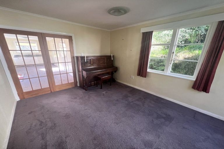 Photo of property in 169 Totara Road, Miramar, Wellington, 6022