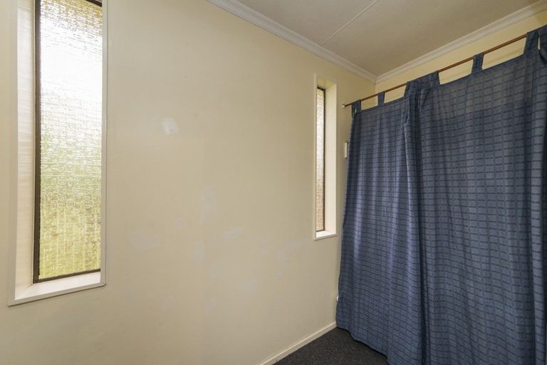 Photo of property in 9 Shamrock Street, Takaro, Palmerston North, 4412