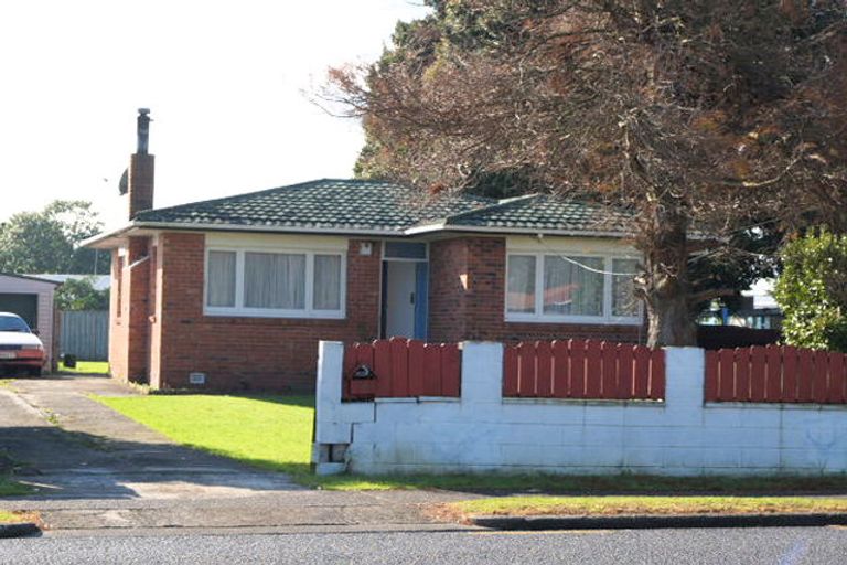 Photo of property in 271 Robertson Road, Mangere East, Auckland, 2024