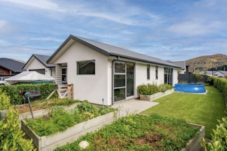 Photo of property in 12 Sandford Terrace, Lower Shotover, Queenstown, 9304