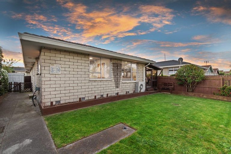 Photo of property in 83a Cottonwood Street, Parklands, Christchurch, 8083