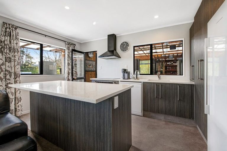 Photo of property in 207 Mangakura Road, Helensville, 0875