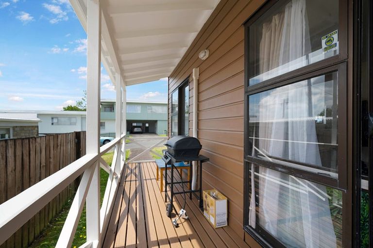 Photo of property in 4134 Great North Road, Glendene, Auckland, 0602