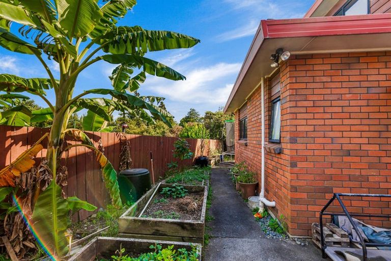 Photo of property in 2/27 Omana Road, Papatoetoe, Auckland, 2025