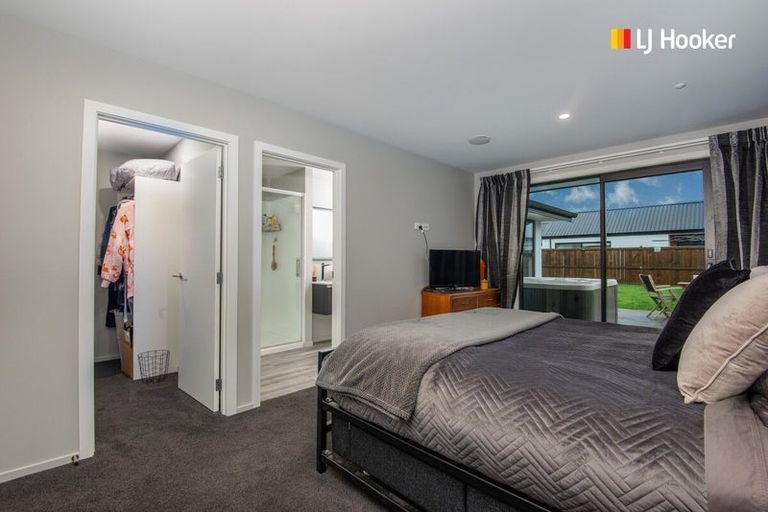 Photo of property in 17 Rodeo Place, Outram, 9019