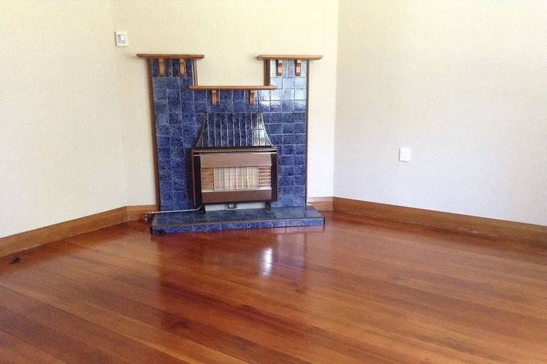 Photo of property in 74 Cambridge Terrace, Waterloo, Lower Hutt, 5011