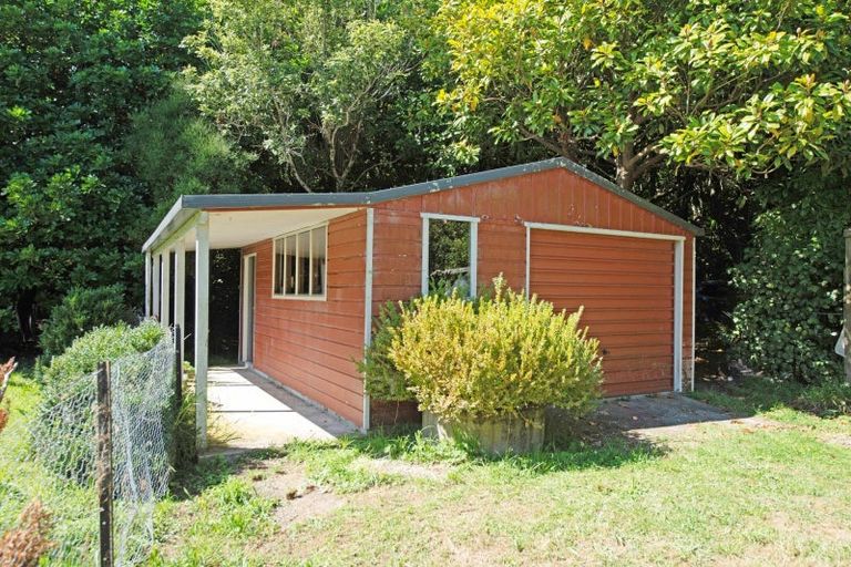 Photo of property in 15 Catley Road, Te Horo, Otaki, 5582
