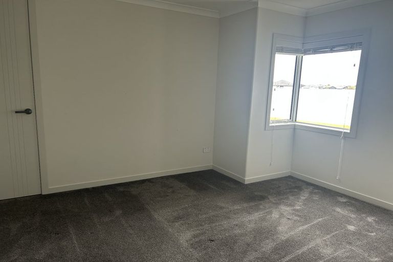 Photo of property in 10 Puroto Place, One Tree Point, 0118