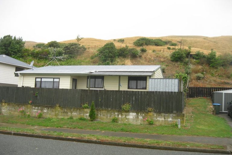 Photo of property in 17 Marne Grove, Waitangirua, Porirua, 5024