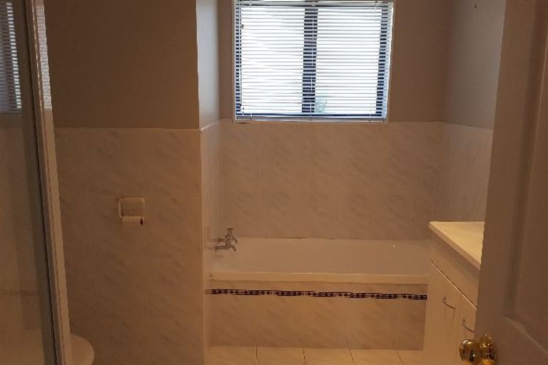 Photo of property in 6 Arlose Place, Westgate, Auckland, 0614