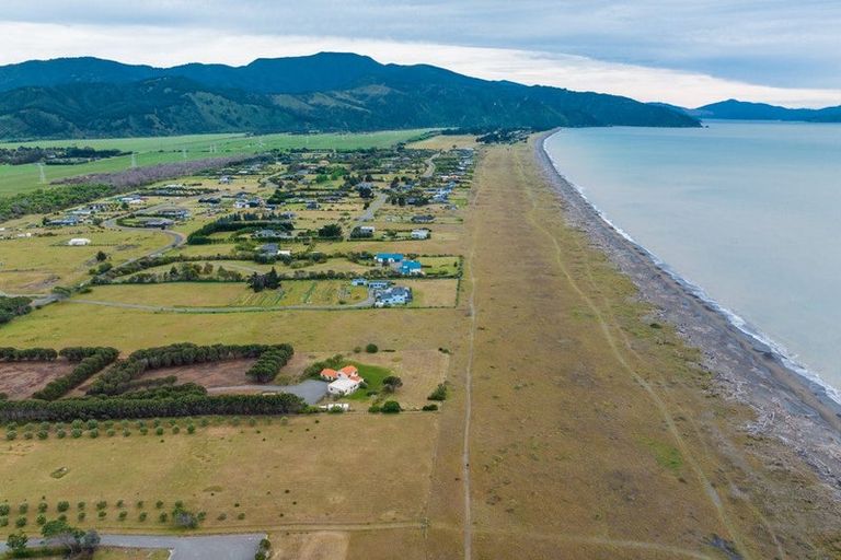 Photo of property in 16 Hinepango Drive, Rarangi, Blenheim, 7273