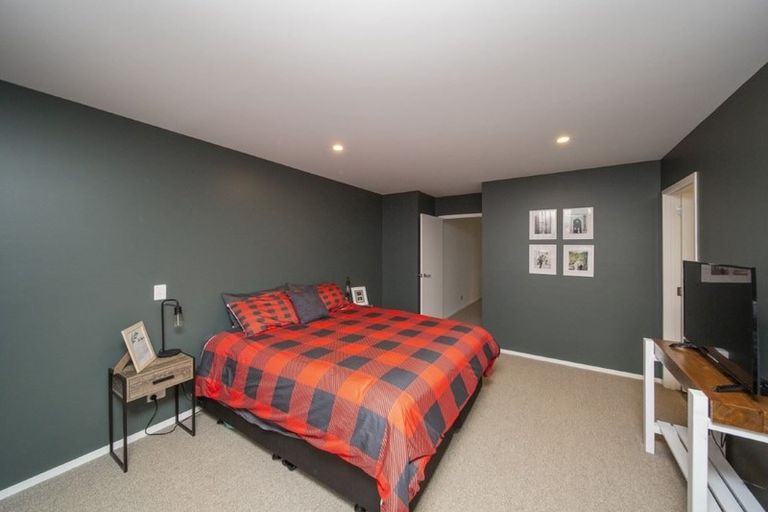 Photo of property in 2 Piper Way, Glen Avon, New Plymouth, 4312