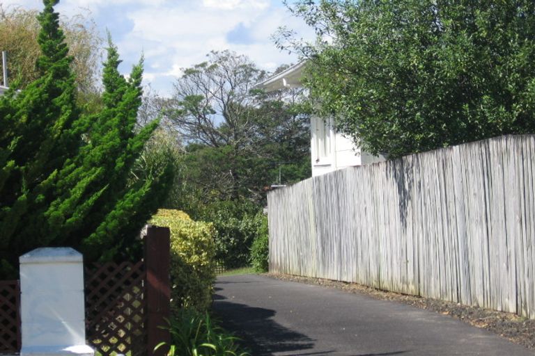 Photo of property in 4/17 Queen Mary Avenue, New Lynn, Auckland, 0600