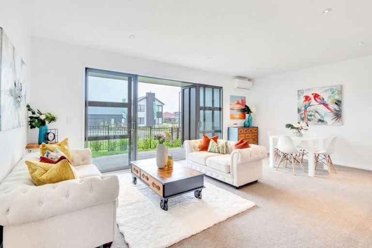 Photo of property in 3/27 Dida Park Drive, Kumeu, 0810