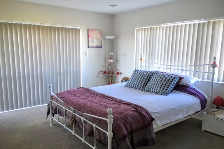 Photo of property in 2 Tarapiroe Avenue, Takanini, 2112