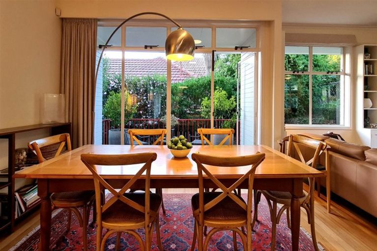 Photo of property in 6 Woodstock Road, Fairfield, Hamilton, 3214