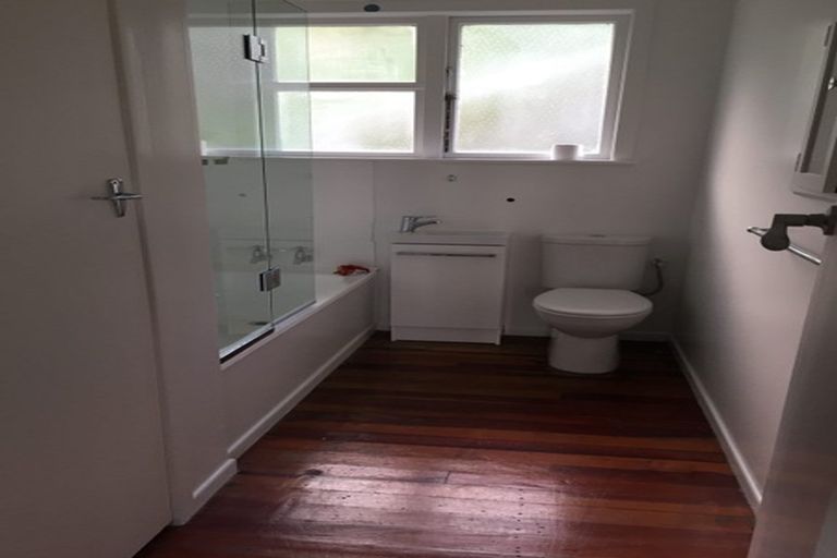 Photo of property in 29 Kitchener Terrace, Johnsonville, Wellington, 6037