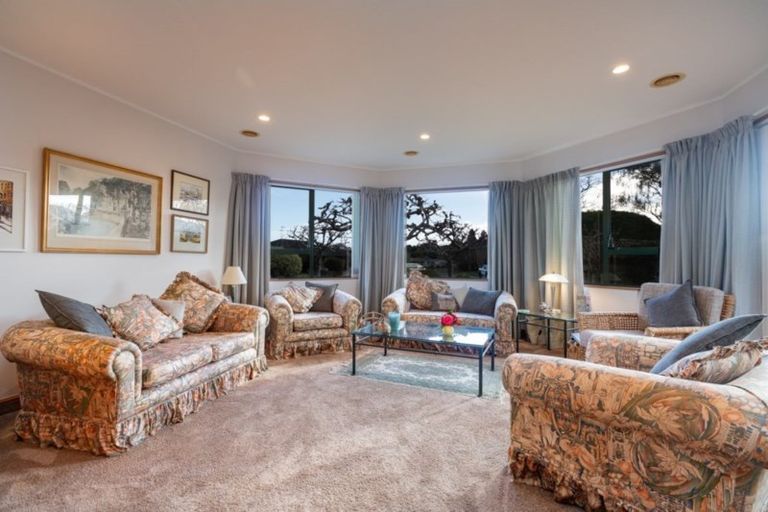 Photo of property in 16 Runanga Grove, Waikanae, 5036