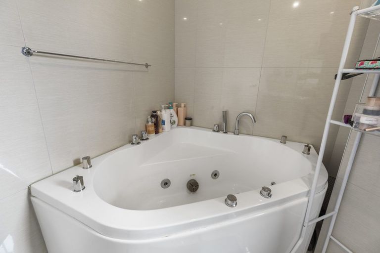 Photo of property in 6/79 Ranfurly Road, Alfriston, Auckland, 2105