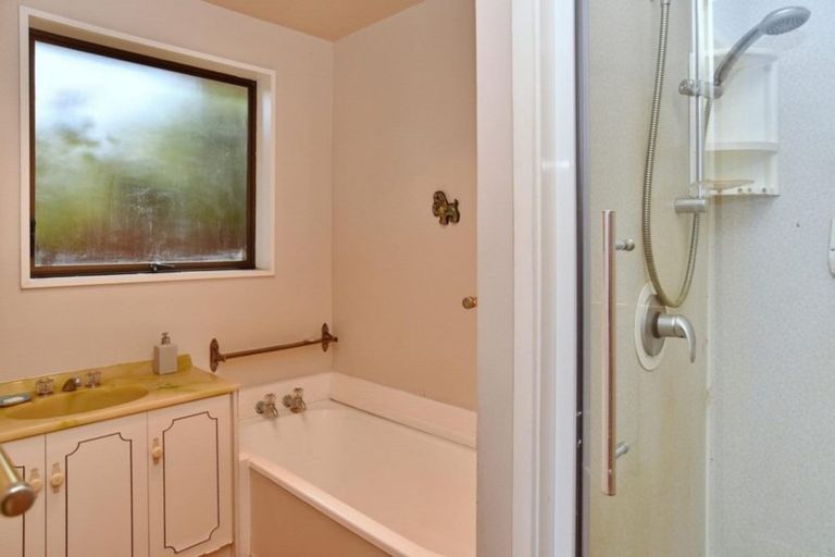 Photo of property in 2/6 Florance Place, Parklands, Christchurch, 8083