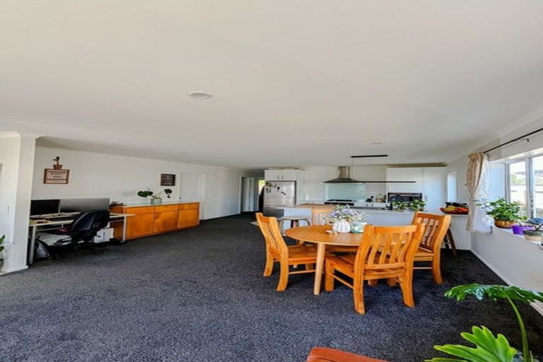 Photo of property in 21 Harore Road, Takanini, 2112