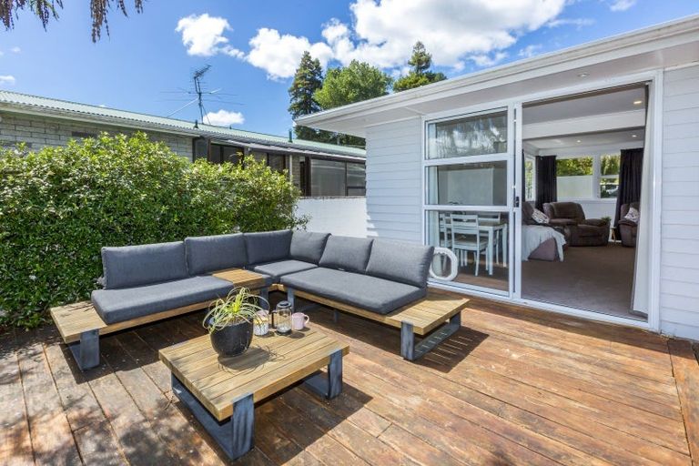 Photo of property in 9 Hillside Drive, Maoribank, Upper Hutt, 5018