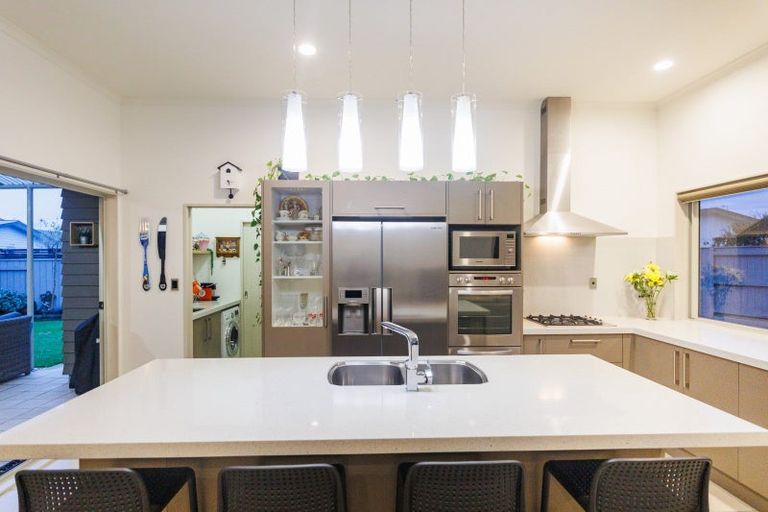 Photo of property in 3 Rodeo Drive, Kelvin Grove, Palmerston North, 4414