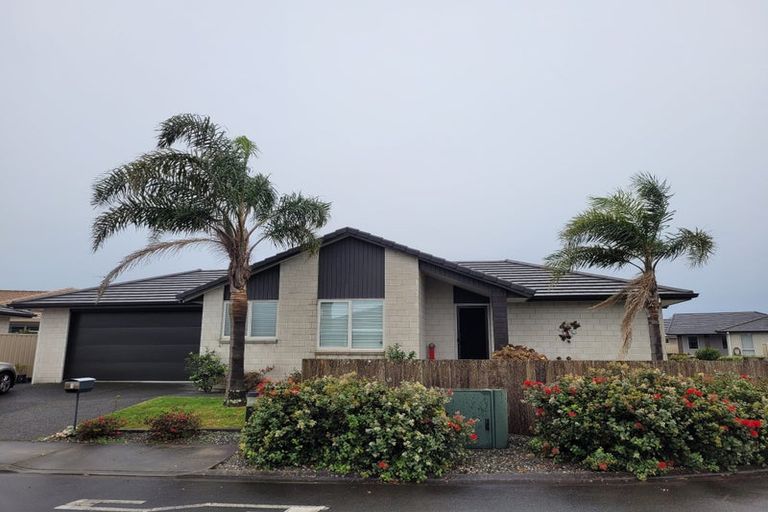 Photo of property in 3 Sandspit Way, Papamoa Beach, Papamoa, 3118