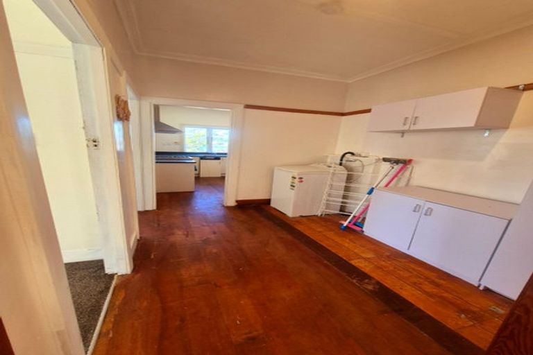 Photo of property in 7 Crawford Road, Kilbirnie, Wellington, 6022