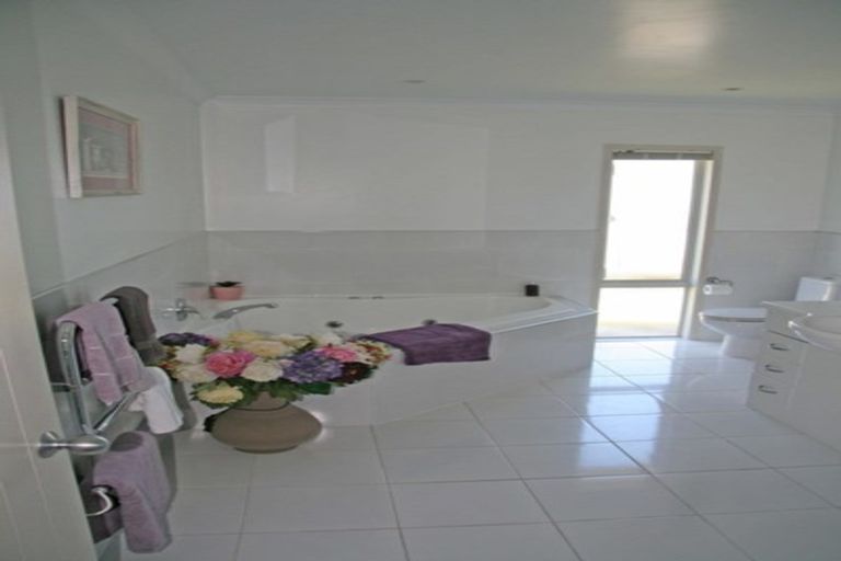 Photo of property in 3 Carpentras Way, Nukuhau, Taupo, 3330