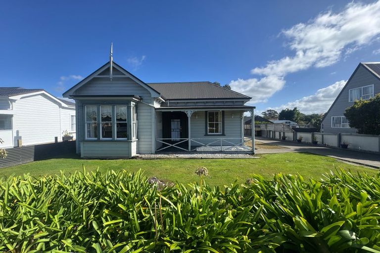 Photo of property in 9 Ross Street, Woodville, 4920